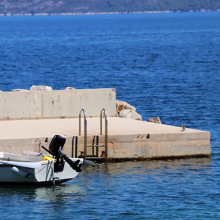 Feriehus Seaside House Cove Vela Prapratna