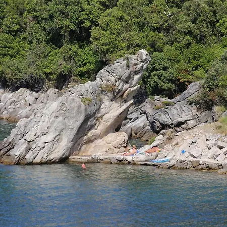 Seaside House Cove Vela Prapratna 度假居
