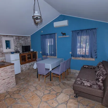 Seaside House Cove Vela Prapratna *
