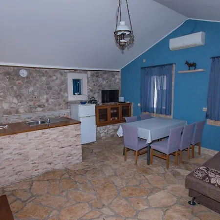 Seaside House Cove Vela Prapratna