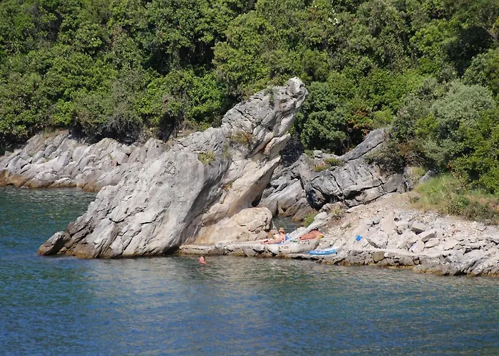 Seaside House Cove Vela Prapratna بيت للعطل